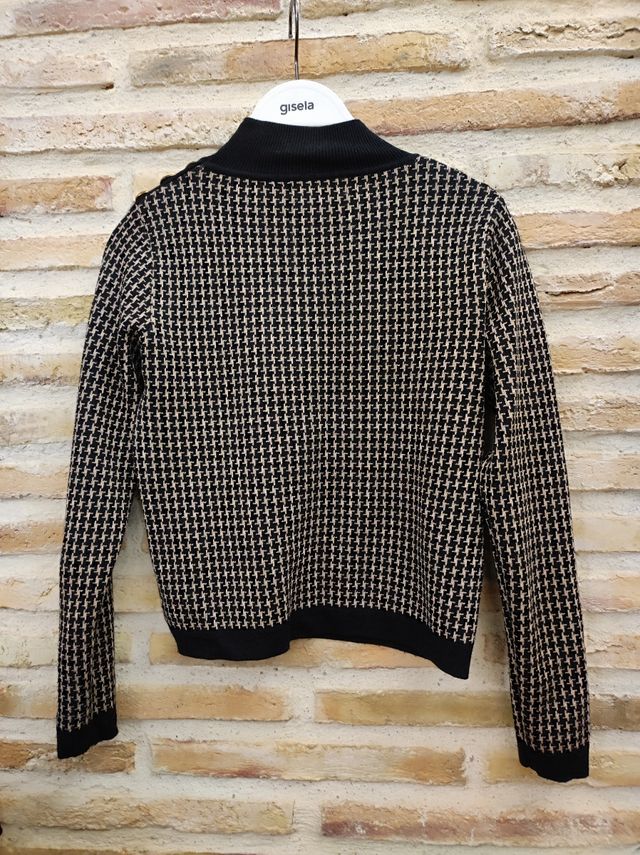 JERSEY PUNTO ESTAMPADO BOTONES DORADOS