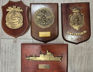 Lote de Metopas Militares Escudos