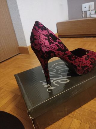 Zapato tacón fucsia