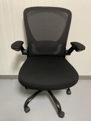 Sillas de oficina seminuevas , grises y  negras