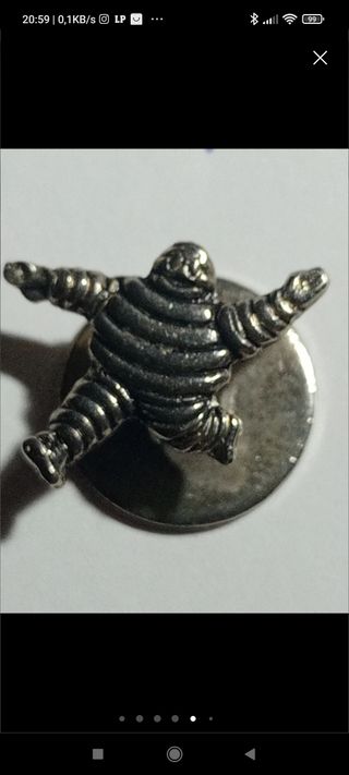 Pin antiguo