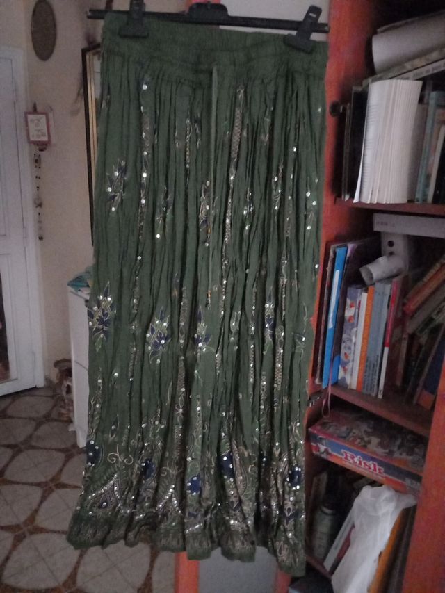 FALDA HIPPY CON LENTEJUELAS