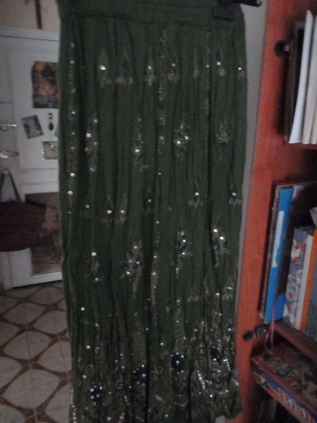 FALDA HIPPY CON LENTEJUELAS