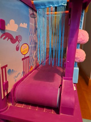 Casa de las Bellie. Bellies house.