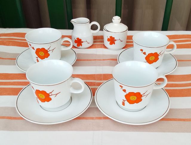 Tazas de porcelana fina.