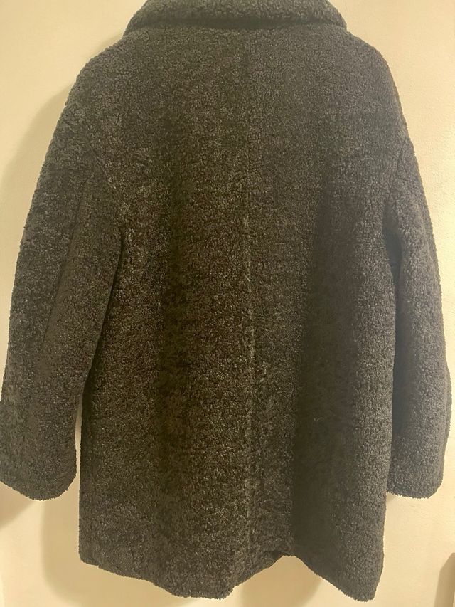 Abrigo pelo negro nuevo