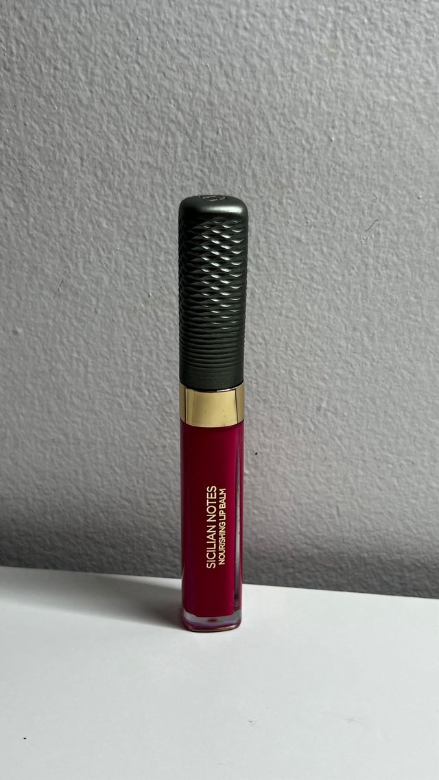 Pintalabios Kiko “sicilian notes nourishing”