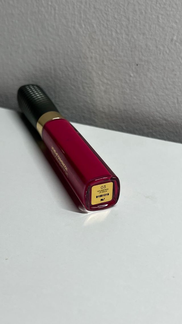 Pintalabios Kiko “sicilian notes nourishing”