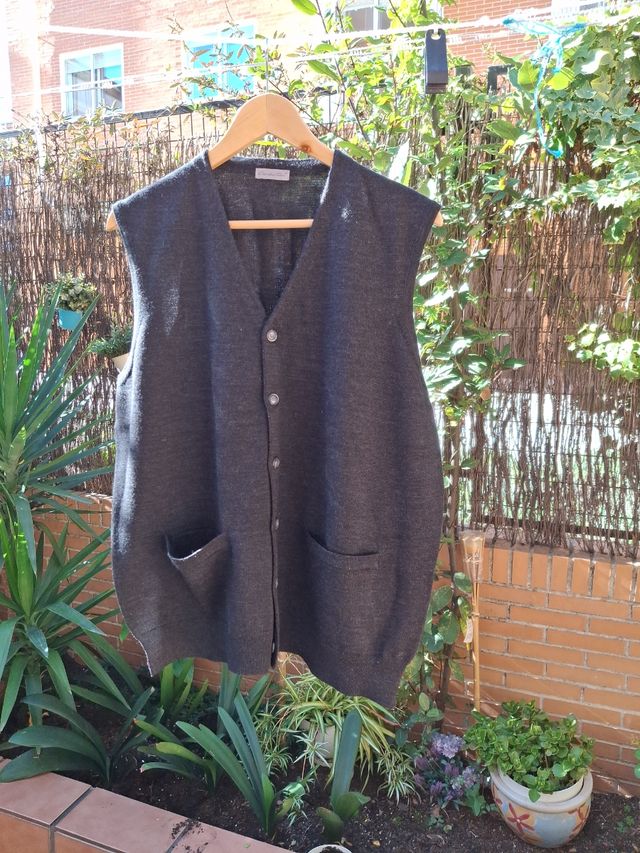 Ocasión. 2 chalecos Emidio Tucci