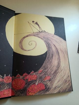 Disney Tim Burton's The Nightmare Before Christmas (Disney Animated Classics): A deluxe gift book of the classic film - collect them all!