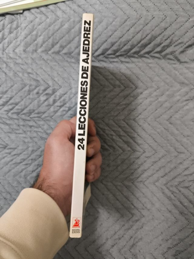 24 lecciones de ajedrez (Coleccion Jaque Mate / Jaque Mate Collection) (Spanish Edition)