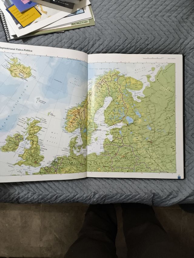 ATLAS GEOGRAFICO ESPAÑA Y MUNDO N/C (Spanish Edition)