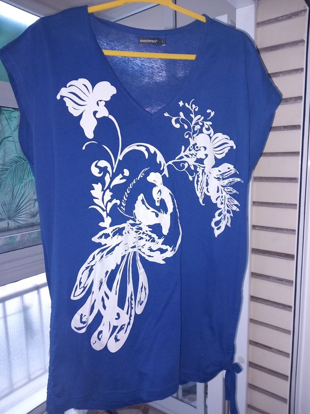 CAMISETA AZUL DE VERANO