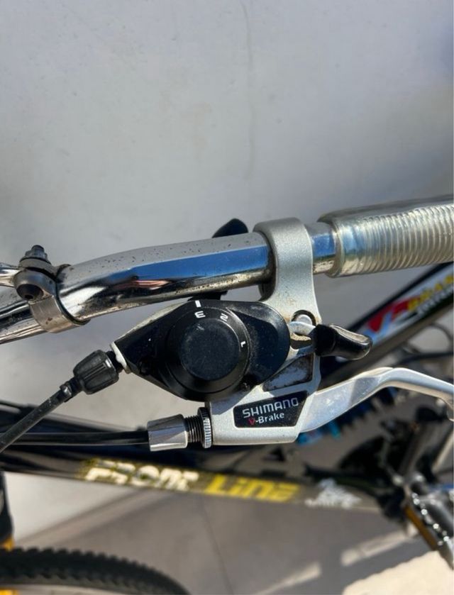 Bicicleta V brakes system