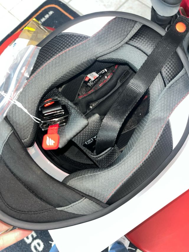 casco integrale in carbonio mt helmet