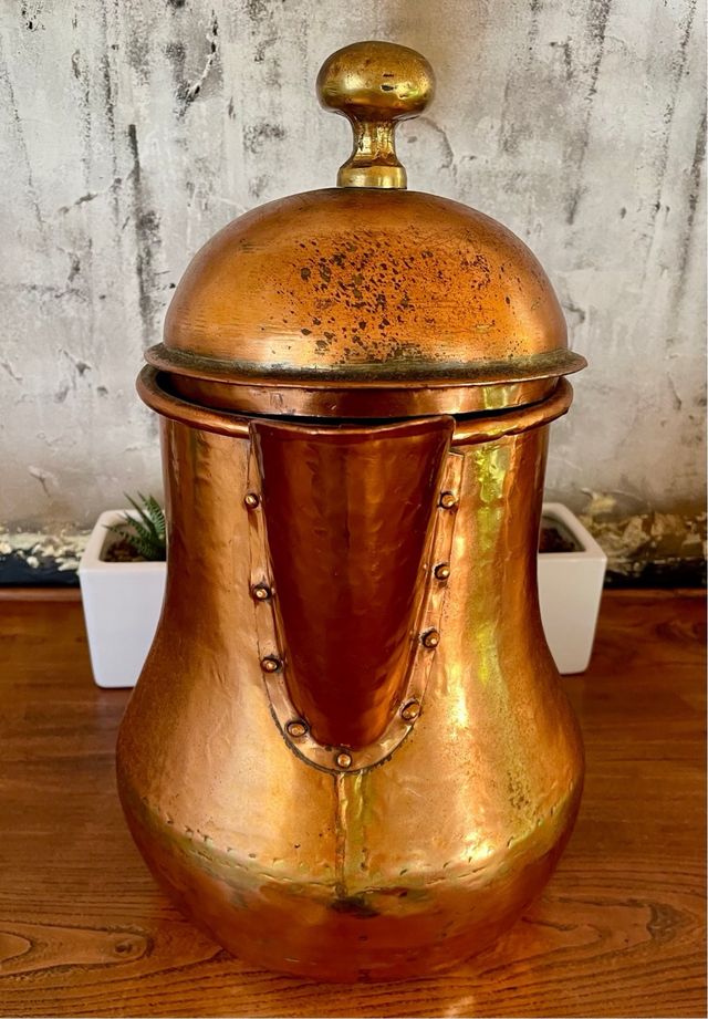 Grande brocca in rame 