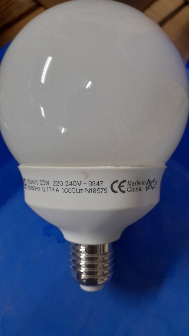 Lampadina a globo a risparmio energetico