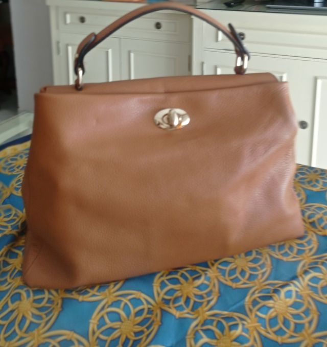 Bolso de piel camel Corte Inglés