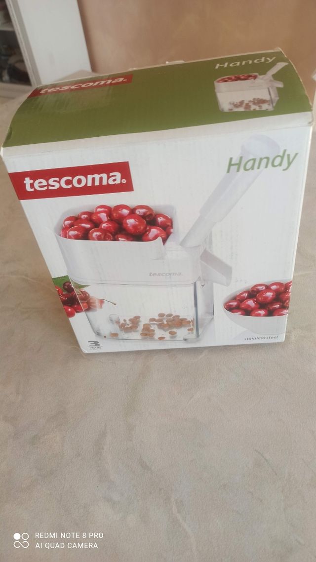 Tescona snocciolatore per ciliegie