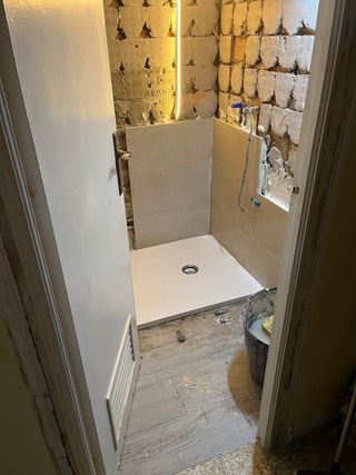 Reforma de baños  y
Reformas integras 