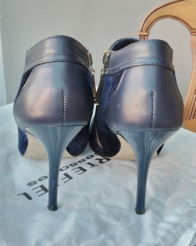 Zapato abotinado, terciopelo azul