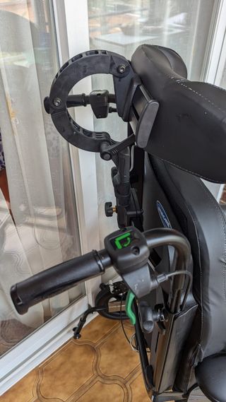 Silla de ruedas basculante