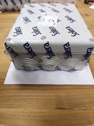 Caja de empalmes eléctricos