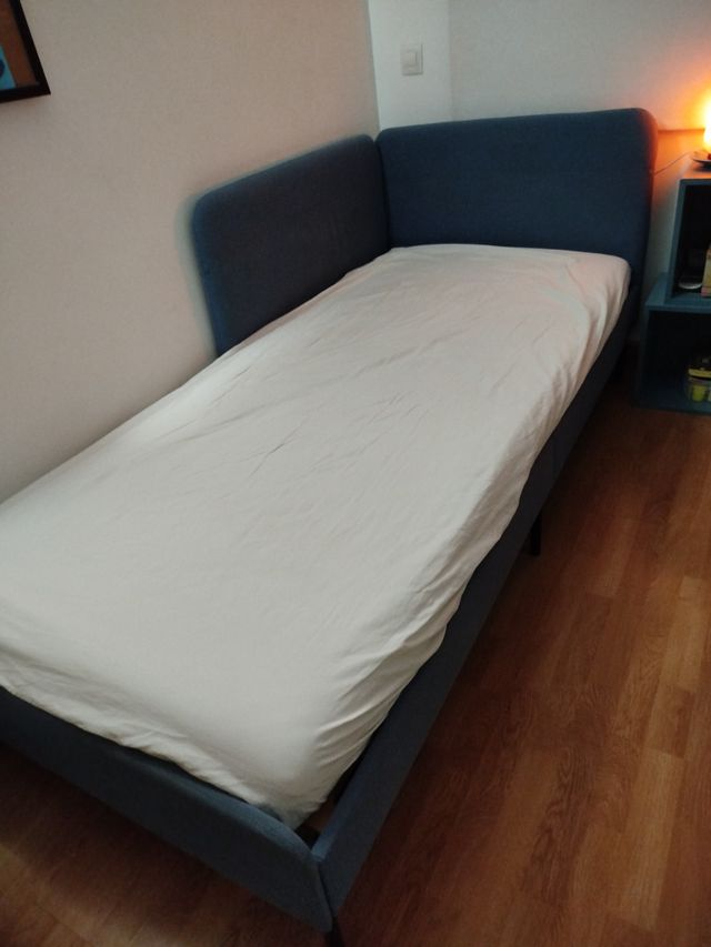 Cama 90x200 (solo cama ,sin colchón)