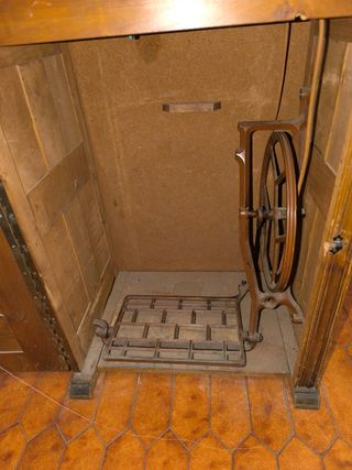 Maquina de coser antigua