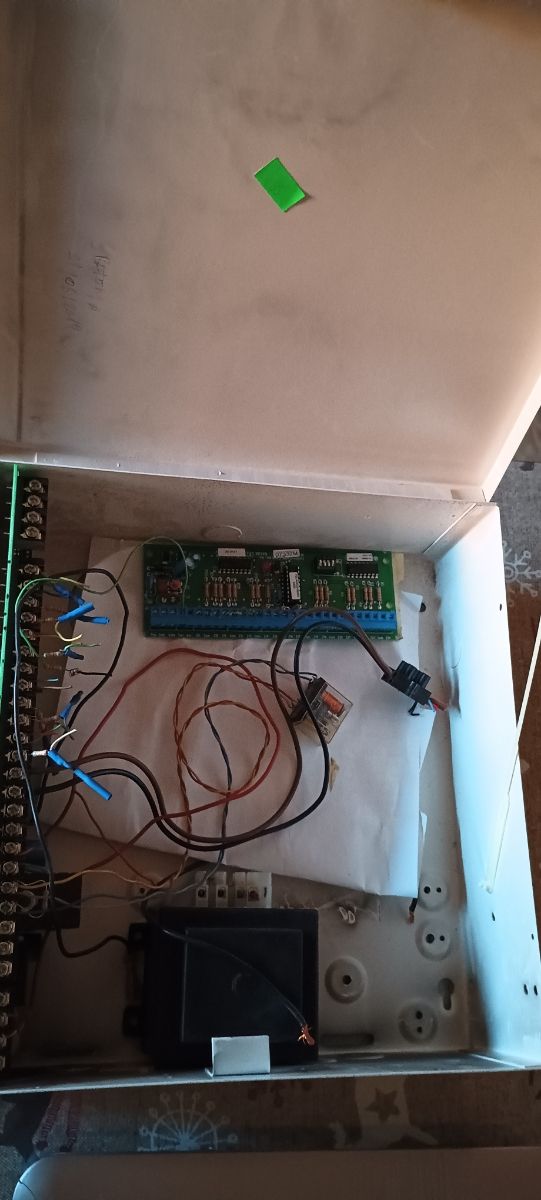 Sensores de movimiento y rotura de vitrinas