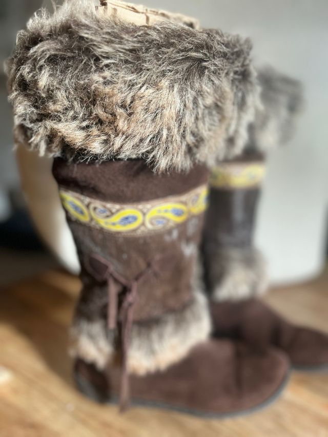 Botas castanhas de pelo 38