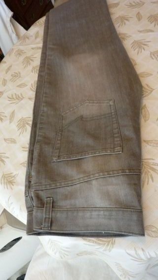 Pantallon Nuevo Sin Usar. Talla 32
