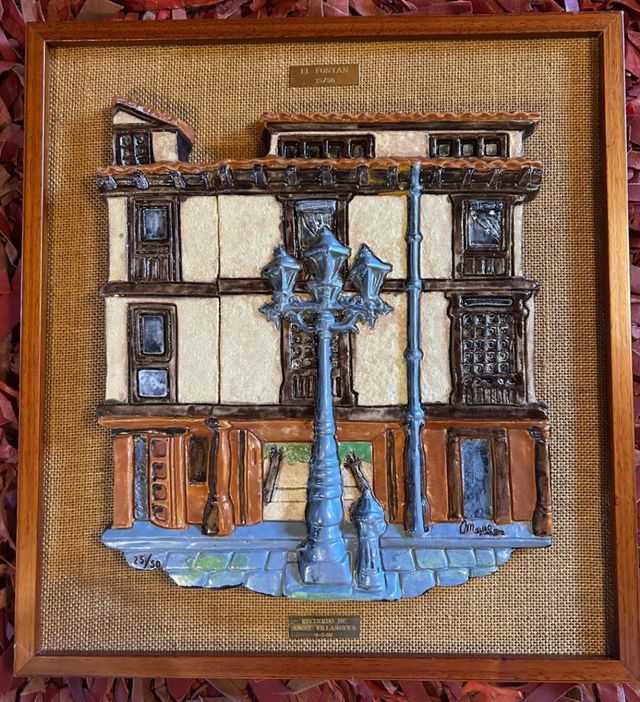 Cuadro cerámica esmaltada mediorelieve.