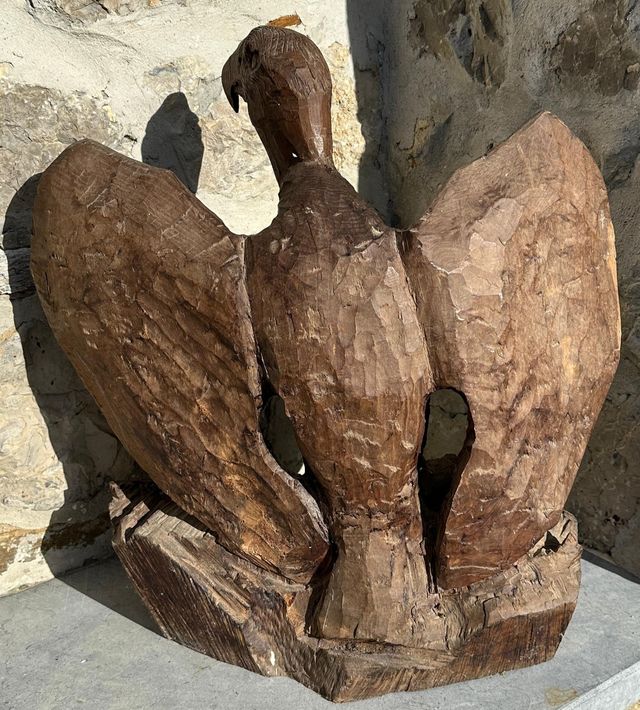 Talla Águila en madera de roble maciza