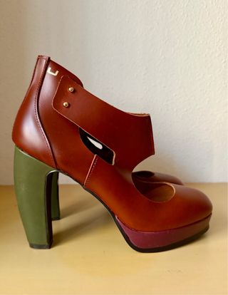 Zapato de tacon de Adolfo Dominguez
