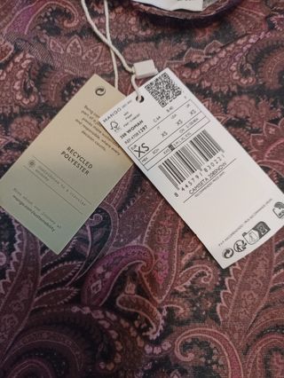 Camiseta estampada cuello alto