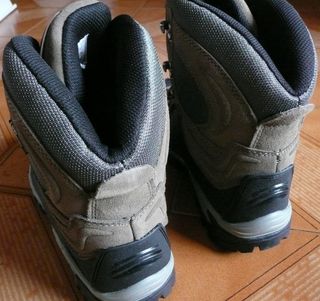 Botas de montaña  del nº 41  “totalmente nuevas "