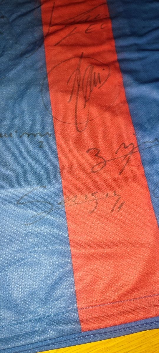 Camiseta Barsa firmada 11 jugadores