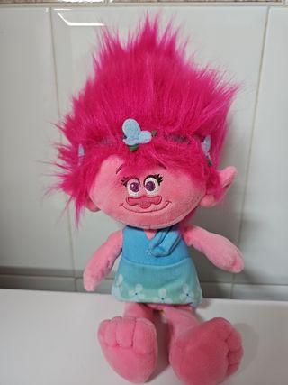 Muñeca reina Poppi