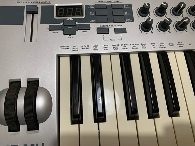 Teclado maestro 61 teclas emu xboard