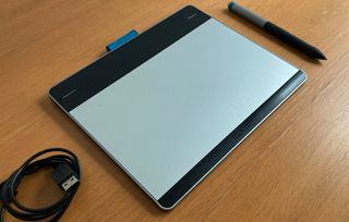 Wacom Intuos Pen & Touch Small - Tableta gráfica