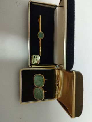 Gemelos y alfiler de corbata