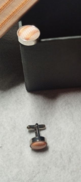 Corbata y Gemelos.