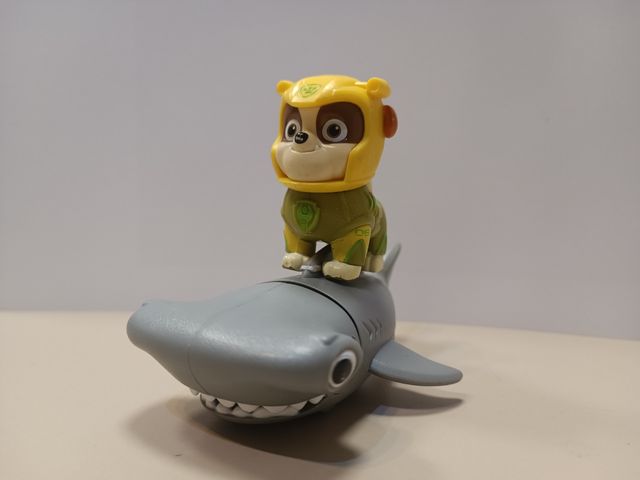 Rubble con pez martillo