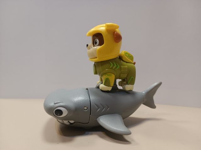 Rubble con pez martillo