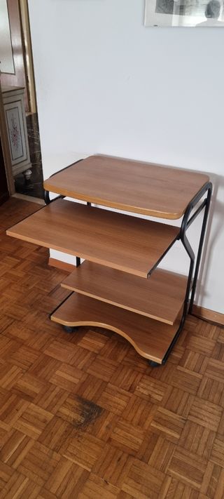 Scrivania porta computer