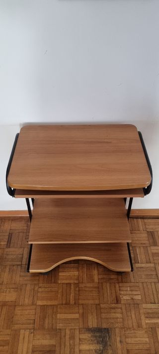 Scrivania porta computer