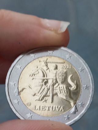 Moneda de 1 y 2 euros de Lituania