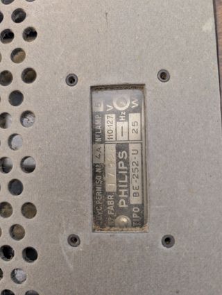 Radio antigua Philips BE-252-U