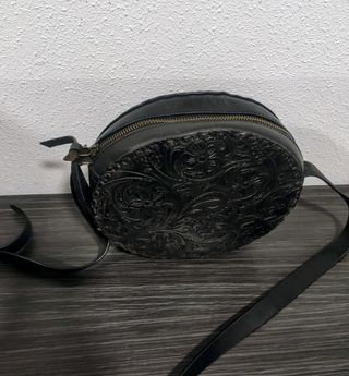 Bolso de cuero marrón oscuro 